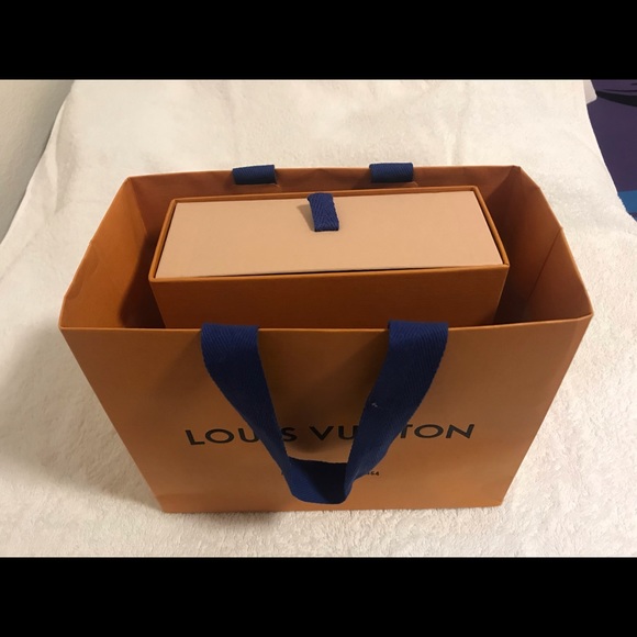 SOLD🔴louis vuitton belt - Picture 3 of 6